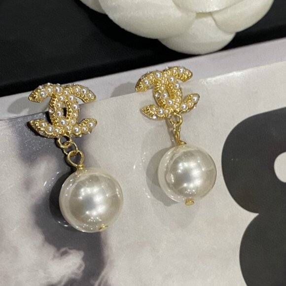 ✅✅✅Chanel pearl drop earrings - Picture 1 of 5